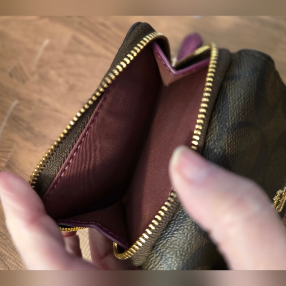 EUC COACH Sm Trifold Zip Around Wallet Dk Brown/Purple Snap Close 3 Card Slots - Picture 15 of 16